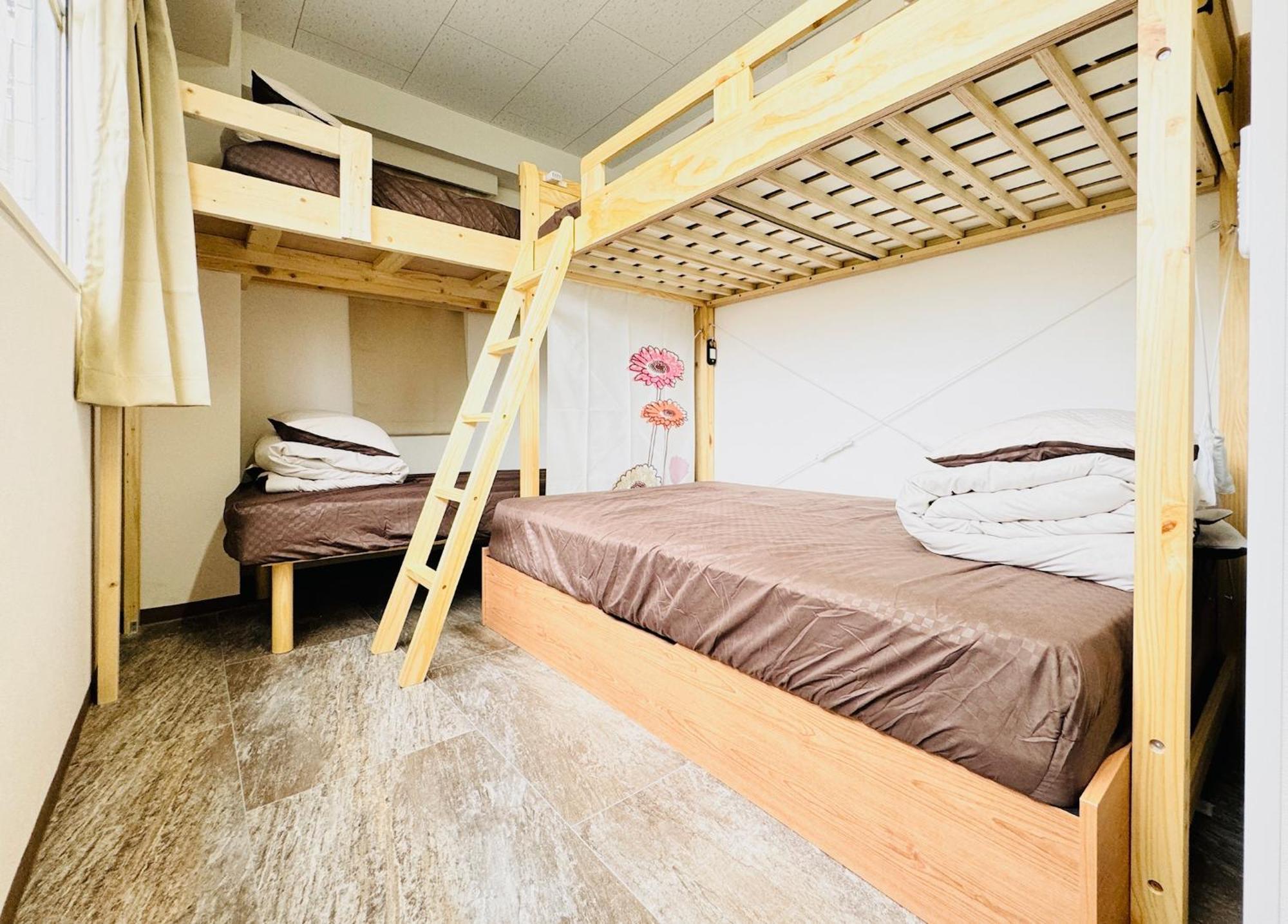 Guest House B'S Fiveⅱ Osaka Bagian luar foto